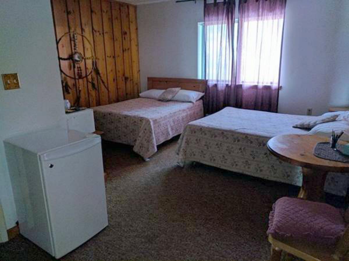 Elliot Lake Dunlop Lake Lodge מראה חיצוני תמונה