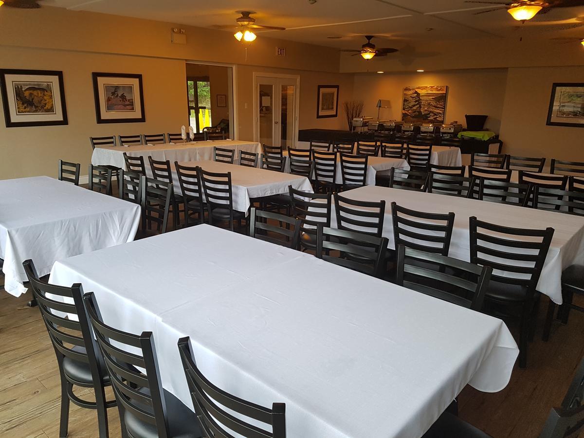 Elliot Lake Dunlop Lake Lodge מראה חיצוני תמונה