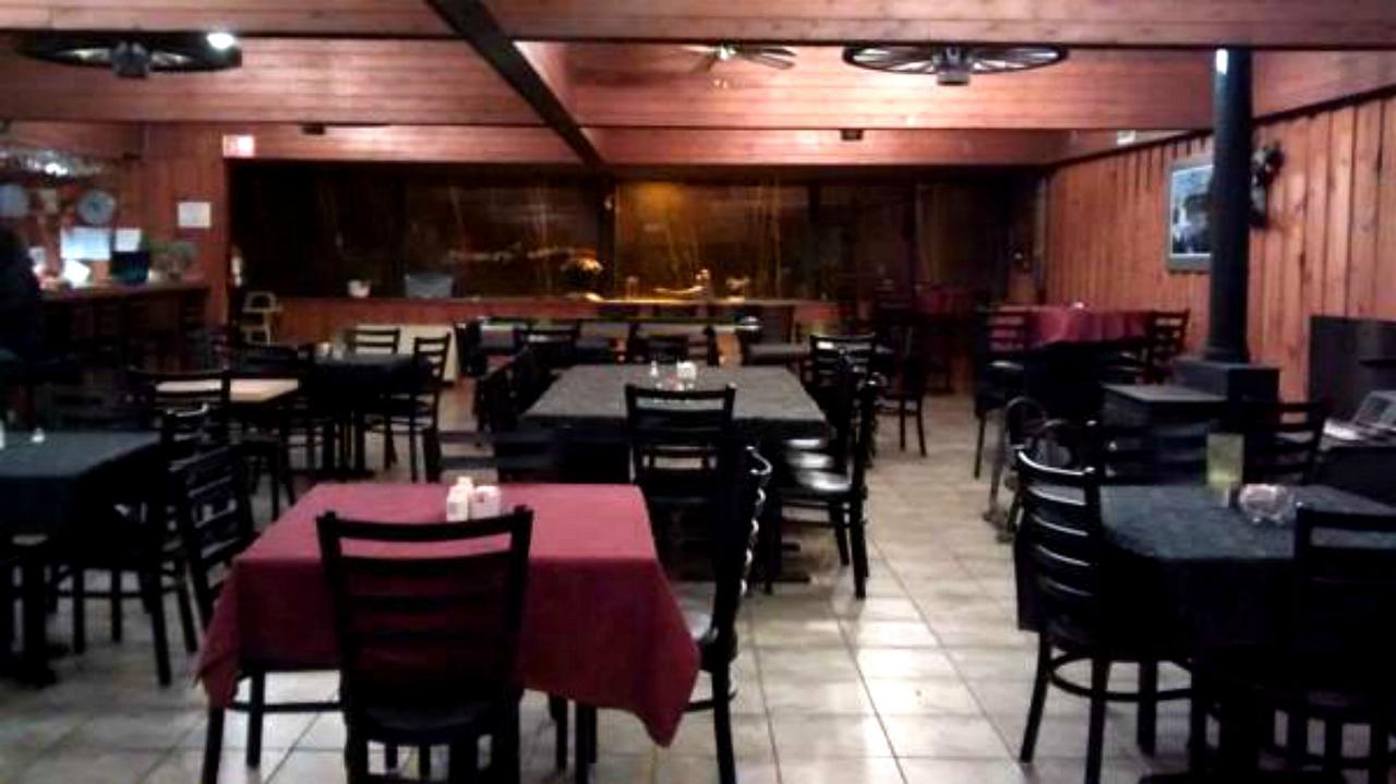 Elliot Lake Dunlop Lake Lodge מראה חיצוני תמונה