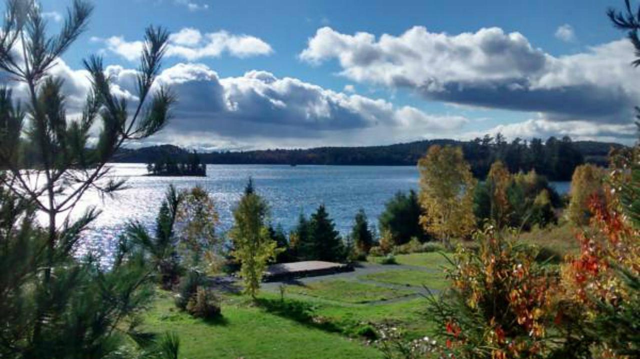 Elliot Lake Dunlop Lake Lodge מראה חיצוני תמונה